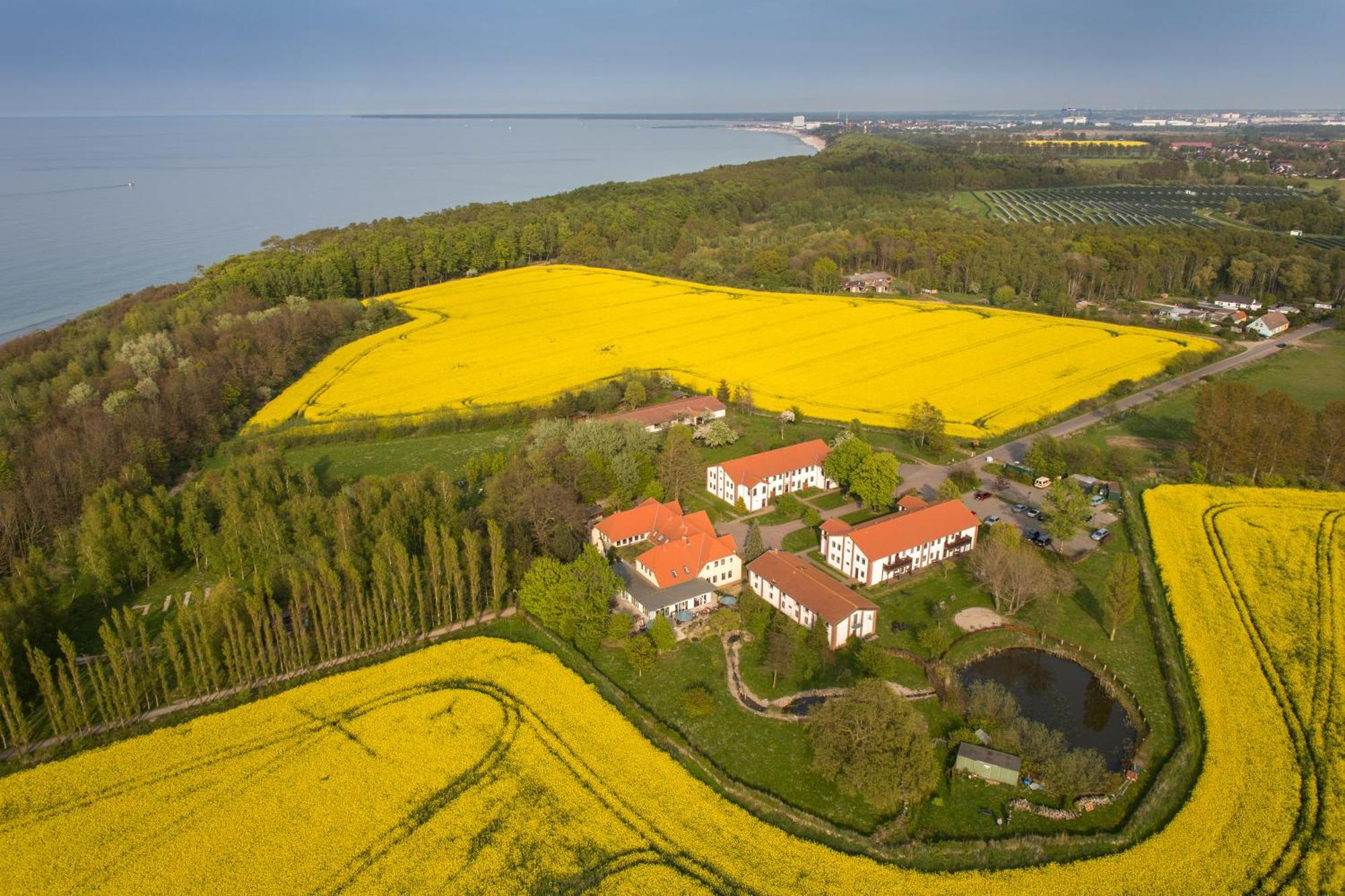 Hotel Ostseeland Rostock Bagian luar foto
